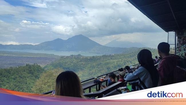 Minimarket di Bali Jual 500 Cup Kopi Sehari Berkat View Mewah Danau Batur