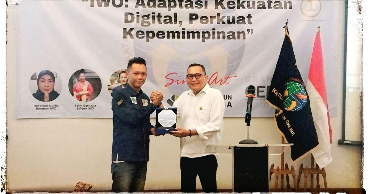 Simbol Persahabatan Jurnalis dari Bogor ke Soppeng: Lintas Pulau Warnai Rakernas IWO 2025 di Jakarta
